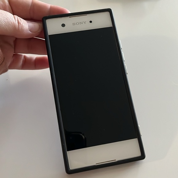 Sony Xperia XA1 Wallet Case, hard shell cell phone back cover, burgundy - Picture 10 of 12